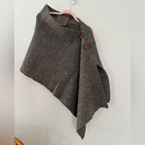 Adria Wool Poncho Button Detail One Size Cozy Knit Cottage Core Brown